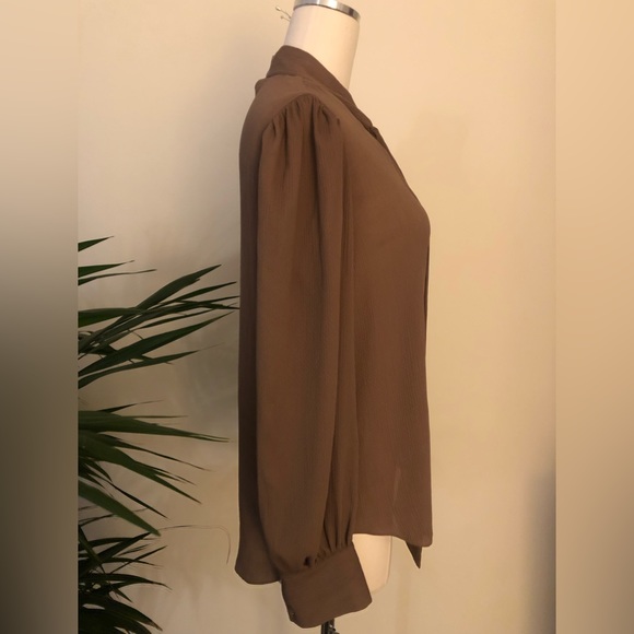 Beautiful mushroom colored toe neck blouse size S - Picture 3 of 6